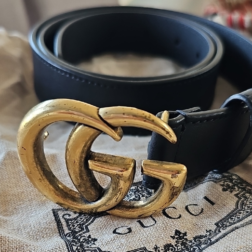 Gucci Black and Gold Signature Bag